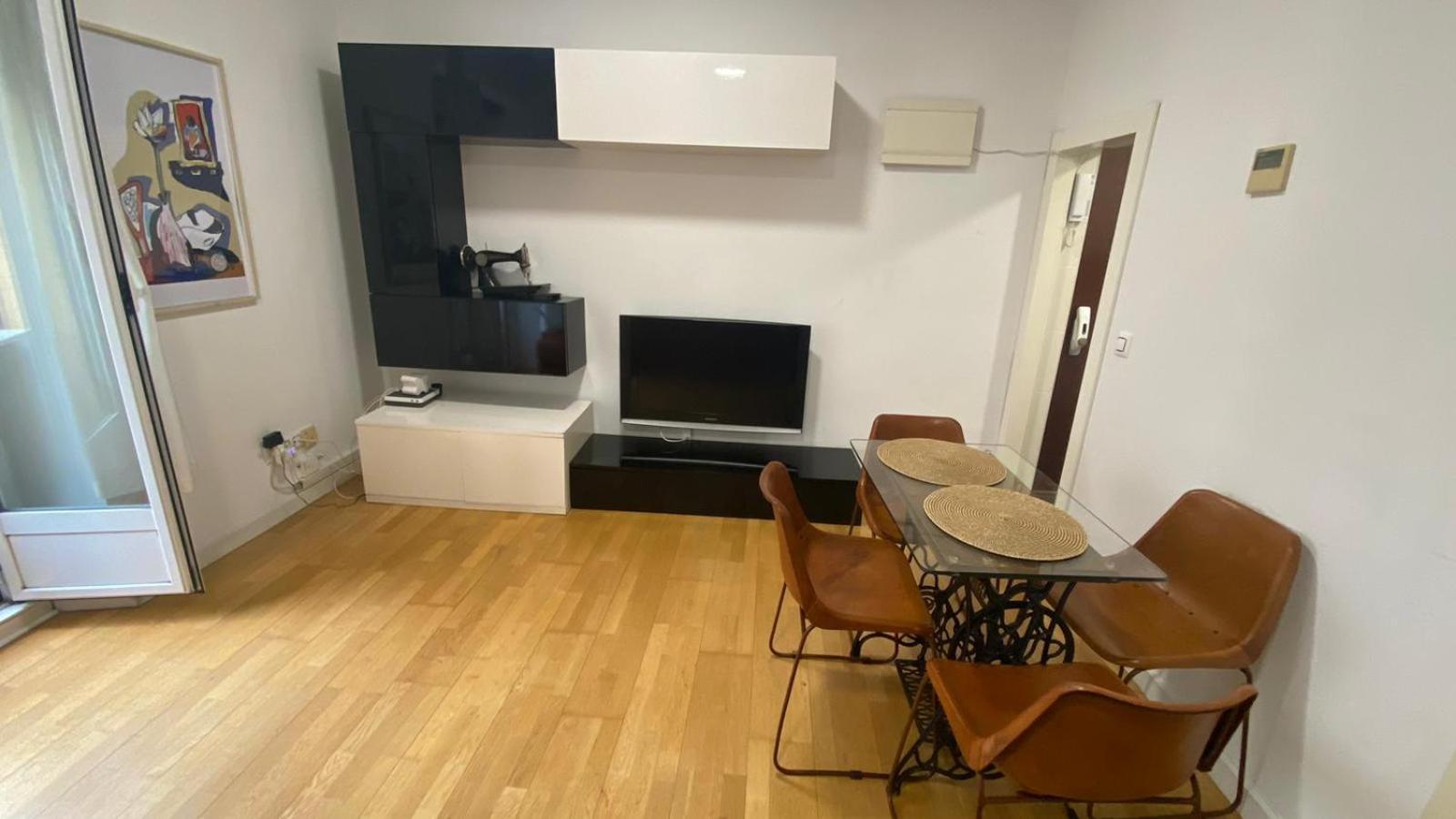 Comfortable Flat In Paseo Del Prado Atocha-Almd8 Madrid Exterior photo